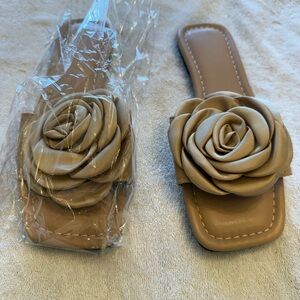 Chic Tan Rose Slides. Size EU 41